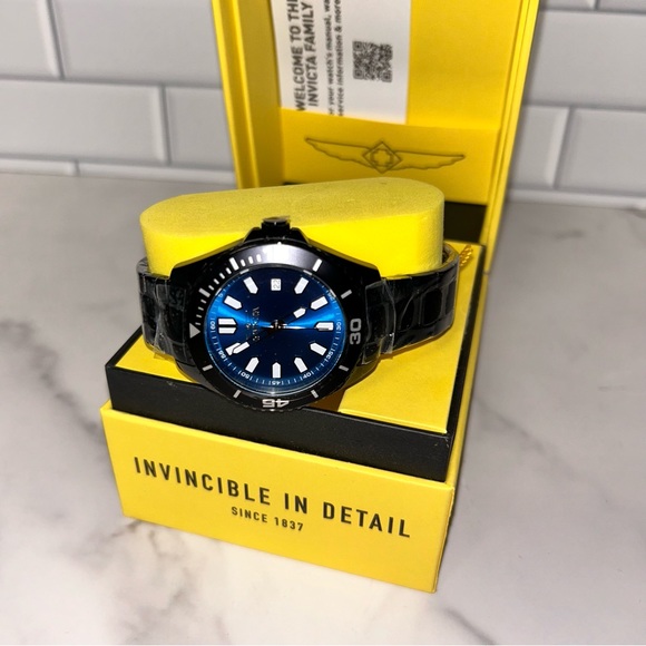 Pro Diver Men
Model 46320 - Men's Watch Quartz - Picture 4 of 7